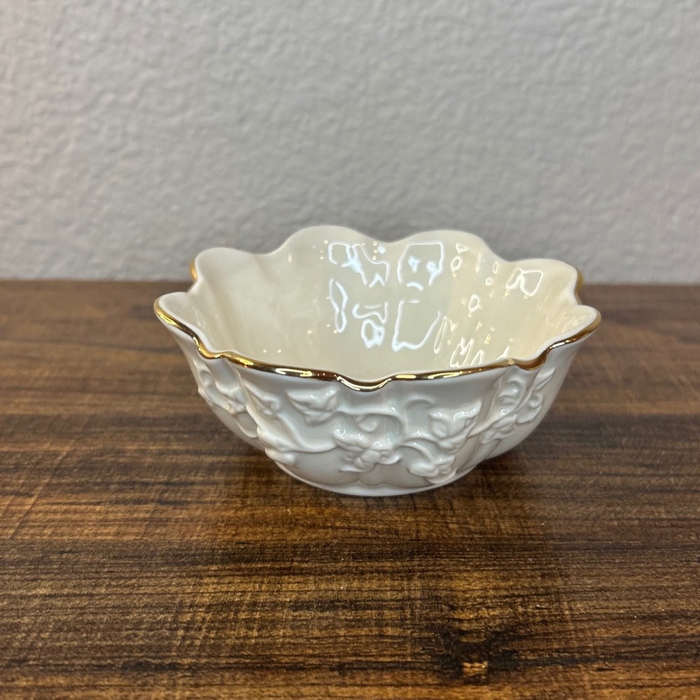 Lenox China Ivy Trellis Bowl 24k Gold Trim Handcrafted Decorative‎ Dish